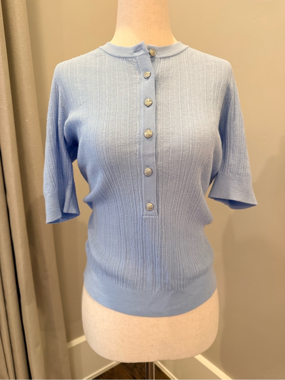 NWT Ann Taylor Light Blue Short-Sleeve Ribbed Button Front Women's Top!